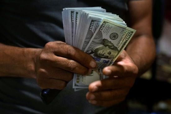 Курс валют на вихідні, 22-23 червня: скільки коштують долар, євро і злотий