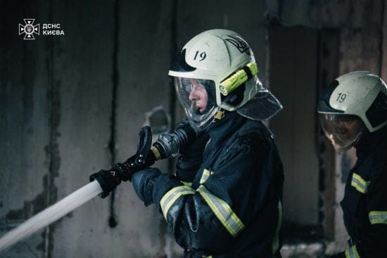 У Києві сталася масштабна пожежа: що палало (фото наслідків)