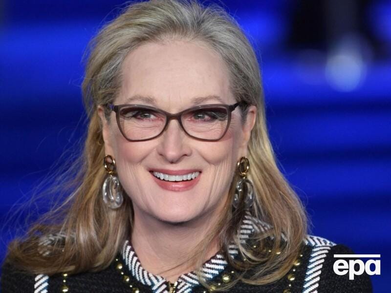 "Зморшки органічні на її обличчі, тому що вона зберегла дещо інше". Косметологиня пояснила, чому 74-річна Стріп має набагато молодший вигляд