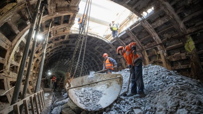 Складні роботи завершено: Рух "синьою" гілкою метро Києва обіцяють запустити на початку осені Складні роботи завершено: Рух "синьою" гілкою метро Києва обіцяють запустити на початку осені