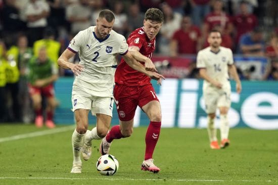 Данія зіграла внічию проти Сербії та з другої сходинки пробилася до 1/8 фіналу Євро-2024 (відео) Данія зіграла внічию проти Сербії та з другої сходинки пробилася до 1/8 фіналу Євро-2024 (відео)