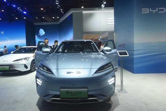 Китай і ЄС почнуть перемовини щодо нових мит на електромобілі Китай і ЄС почнуть перемовини щодо нових мит на електромобілі