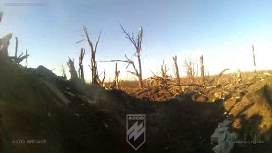 "Біля нас мінус один": бійці "Азову" показали звільнені позиції біля Тернів (відео 18+)