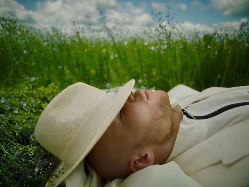 Vlad Darwin присвятив кліп на пісню "Льон" своєму батькові. Відео