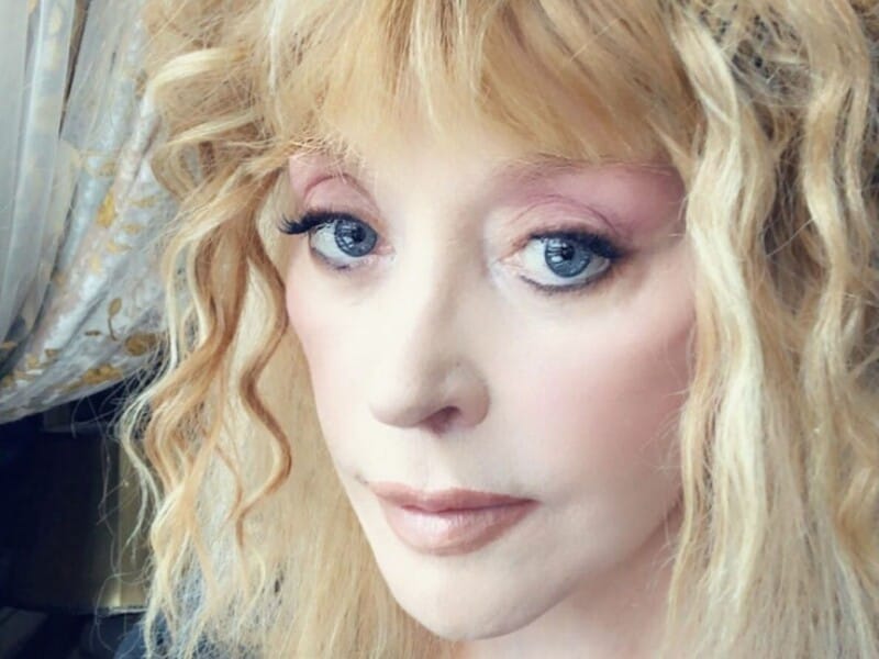 75-річна Пугачова під час відпочинку на яхті позувала, обійнявшись із 47-річним Галкіним 75-річна Пугачова під час відпочинку на яхті позувала, обійнявшись із 47-річним Галкіним