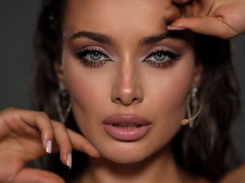 "Прекрасні 35". Мішина у свій день народження знялася топлес