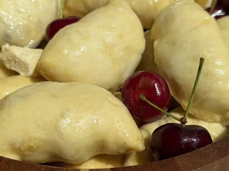 "Це найкращий рецепт пухких парових вареничків". Рецепт тіста на кефірі