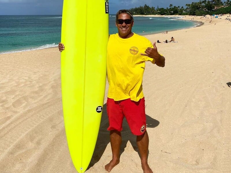 Зірка "Піратів Карибського моря" загинув під час серфінгу на Гаваях після нападу акул