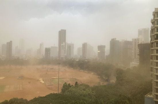 На світ обрушилася масивна пилова буря довжиною 320 км: її видно із космосу