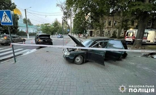 В Миколаєві зіткнулись дві автівки: серед постраждалих діти (фото)