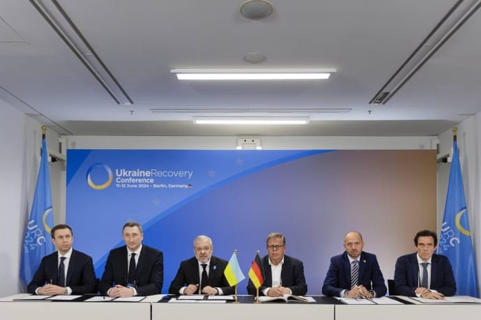 Україна уклала низку угод про співпрацю з фінансовими установами та енергетичними компаніями Україна уклала низку угод про співпрацю з фінансовими установами та енергетичними компаніями