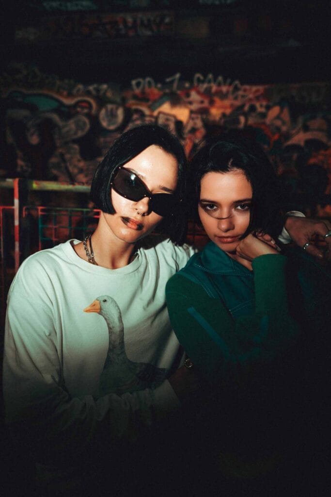 У новому синглі Your Type близнючки Bloom Twins розповіли про свої невдалі стосунки