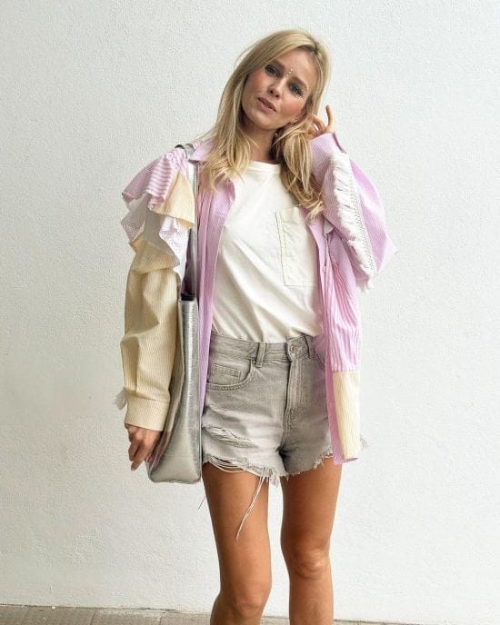 Зірка "Кухні" Кузнєцова захопила фото 85-річної бабусі з кальяном і келихом шампанського: "Модниця"