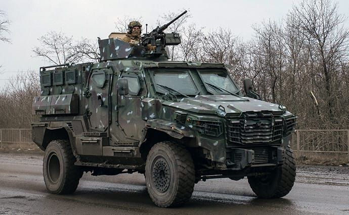 Бронетехніка, власний завод та повернення біженців. Як канадська Roshel заходить в Україну