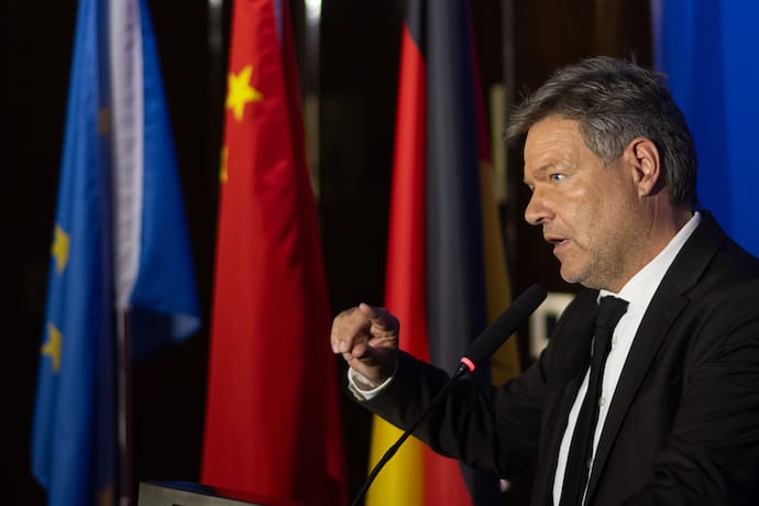 Міністр економіки Німеччини не вважає нові мита ЄС на китайські електромобілі покаранням