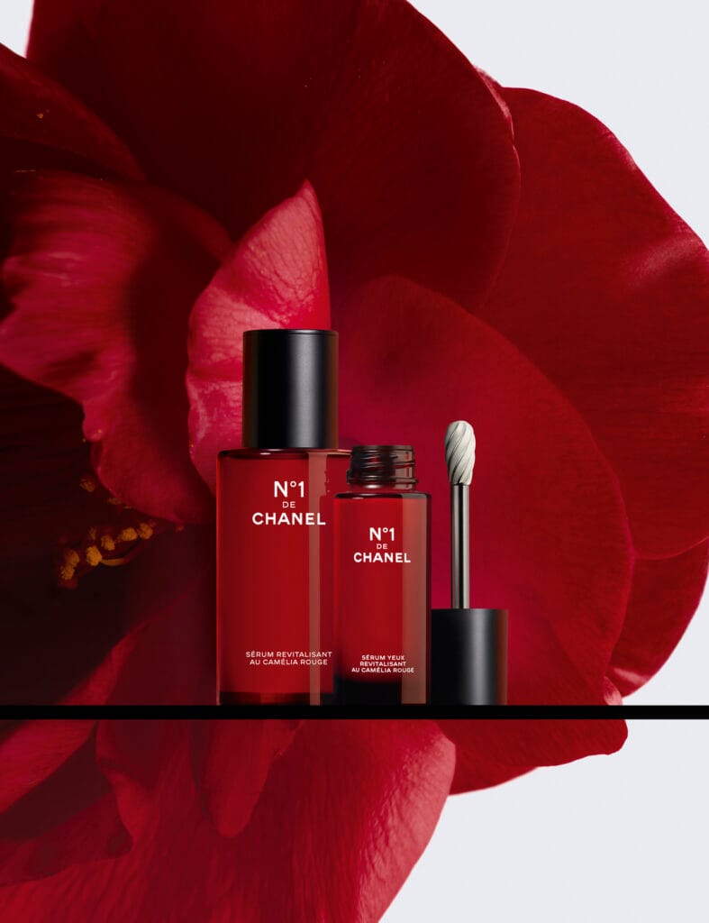 Новинка від CHANEL: відновлювальна сироватка навколо очей N°1 DE CHANEL Revitalizing Eye Serum