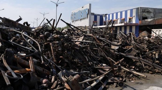 Екоінспектори порахували екологічні збитки від знищення "Епіцентру" у Харкові Екоінспектори порахували екологічні збитки від знищення "Епіцентру" у Харкові