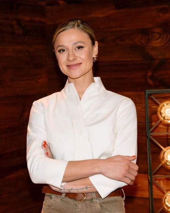 Ольга Мартиновська показалася топлес у душі і зіткнулася з критикою: зірка різко відповіла хейтерам