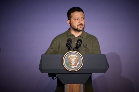 Зеленський під час візиту на фронт пригрозив урядовцям: "Буду робити відповідні висновки" (відео)