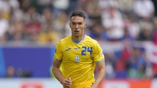 Не стримав сліз: гравець збірної України емоційно попросив вибачення за виліт з Євро-2024 (відео)