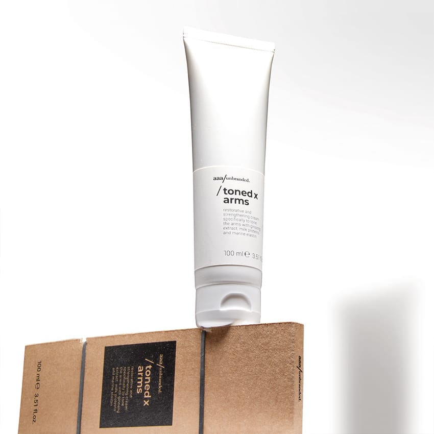 Новинка від концептуального лондонського бренду  aaa/unbranded®: тонізуючий крем для рук і стегон TONED X ARMS