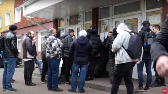 Про що свідчать черги біля дверей військкоматів – у ТЦК розповіли