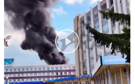 У Єкатеринбурзі горить оборонний завод, де виготовляють електроніку для балістичних ракет (відео)