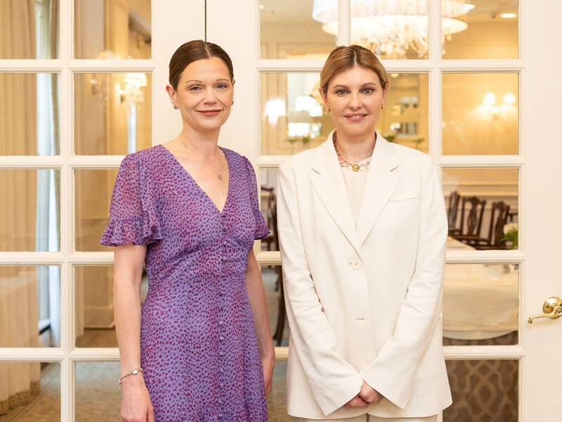 "У нас одразу знайшлося багато спільних тем". Зеленська під час чаювання познайомилася з новою першою леді Великобританії. Фото