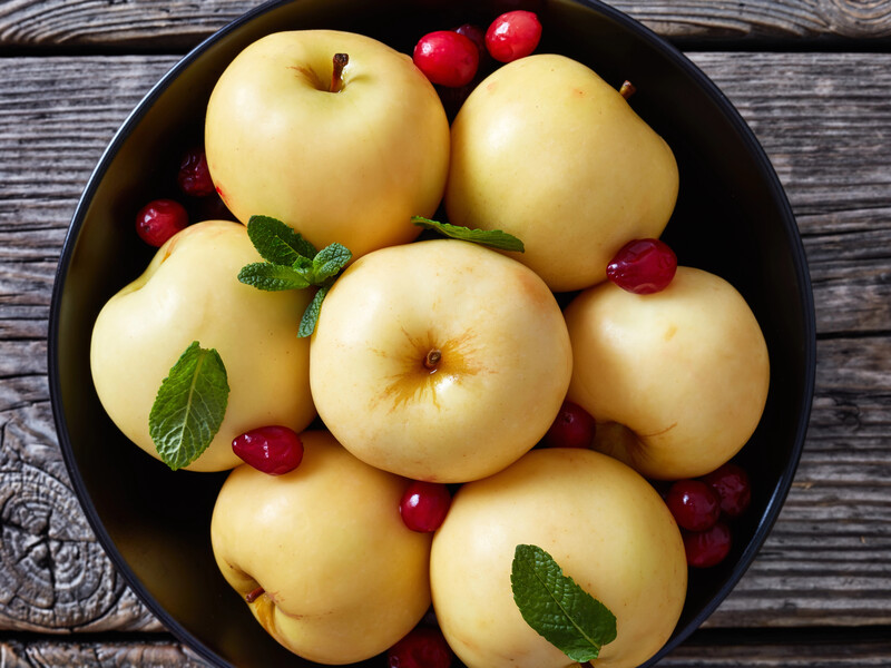 Додайте це в банку – і квашені яблука перевершать усі ваші очікування. Рецепт розсолу