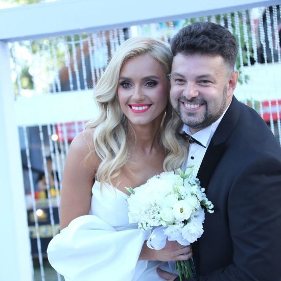 Ірина Федишин у 18-ту річницю шлюбу потішила чоловіка оригінальним подарунком: "Завжди разом"