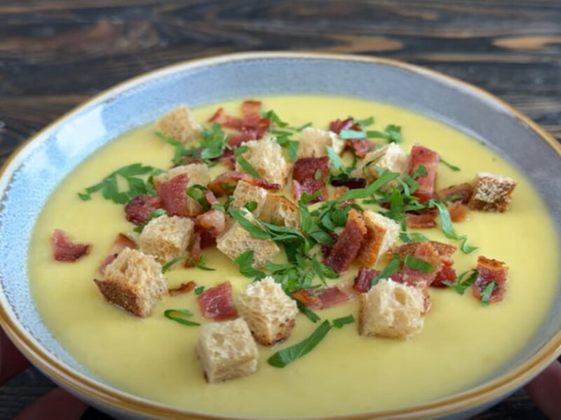 Смачний і корисний крем-суп, який "обожнюють навіть діти". Легкий і швидкий рецепт із кабачків