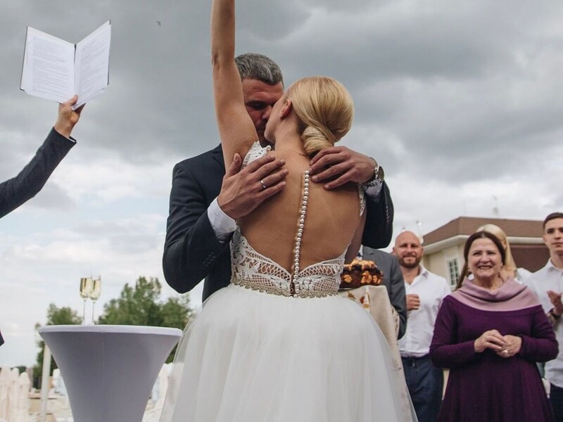 Мірзоян показав, як привітав дружину з 13-ю річницею знайомства Мірзоян показав, як привітав дружину з 13-ю річницею знайомства