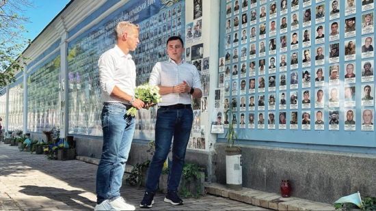 Опонент Орбана прибув до Києва (фото)