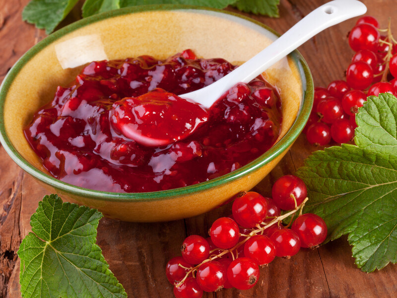 "Головне – не знімаємо пінку. Це і є загущувач". Сумська розповіла, як приготувати "божественне" желе із червоної смородини на зиму "Головне – не знімаємо пінку. Це і є загущувач". Сумська розповіла, як приготувати "божественне" желе із червоної смородини на зиму