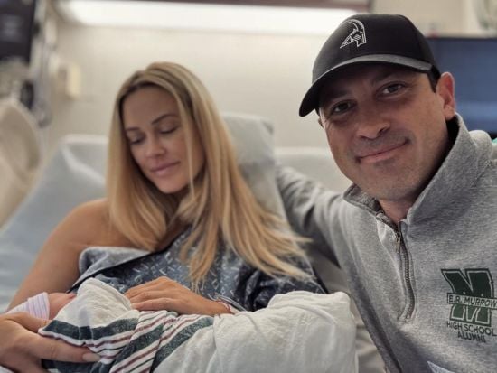 Макс Чмерковський вперше показав обличчя новонародженого сина й розсекретив його подвійне ім'я