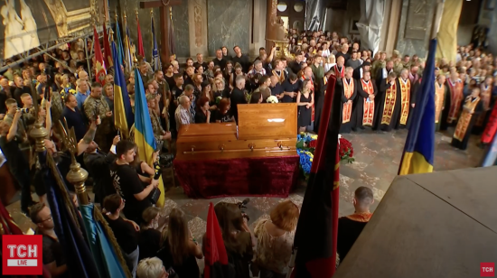 З Іриною Фаріон прощаються у Львові: фото і відео похорону