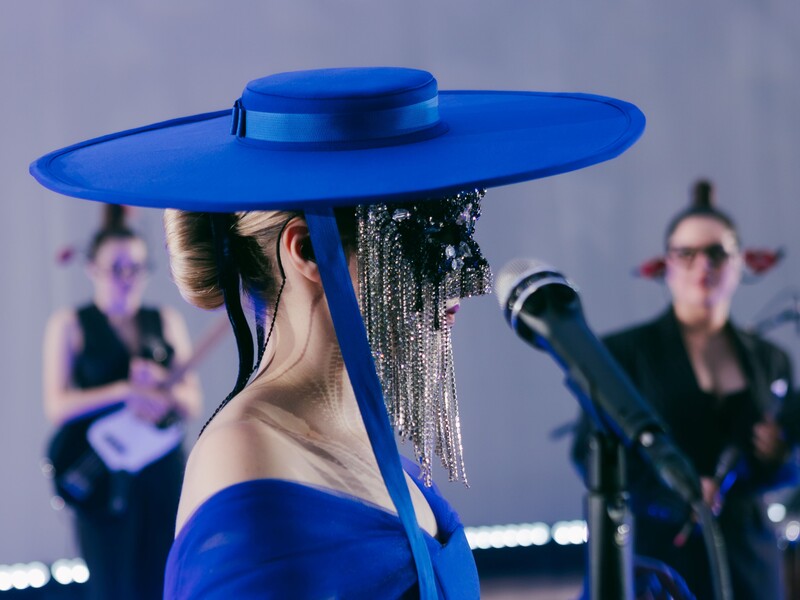 Klavdia Petrivna знялася у проєкті Тіни Кароль у декольтованій сукні-футлярі, виконавши пісню "Намалюй мені ніч". Фото, відео Klavdia Petrivna знялася у проєкті Тіни Кароль у декольтованій сукні-футлярі, виконавши пісню "Намалюй мені ніч". Фото, відео