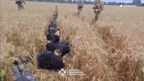 Операція "Колосок": як десять "женців" намагалися нелегально перетнути кордон з Угорщиною (відео)