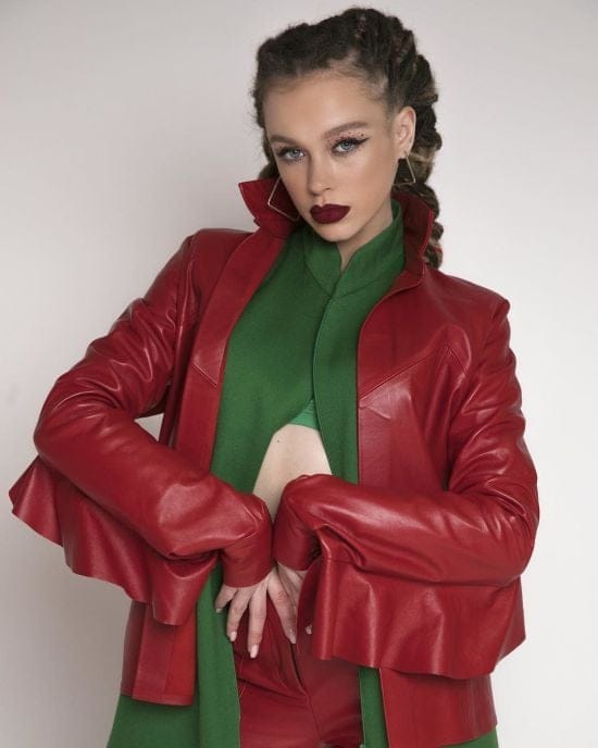 Марія Яремчук вперше підтвердила народження дитини і наїхала на свого зведеного брата