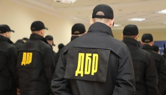 Підробив документи, щоб поїхати на Кариби: ДБР повідомило про підозру судді з Київщини