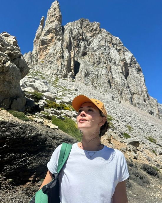 Юлія Саніна розкрила, в якій країні відпочивала з 8-річним сином за кордоном: "Вищала від краси"