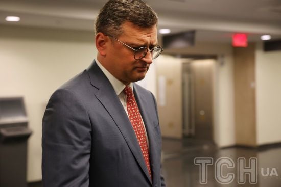 Кулеба відповів, чи є конкуренція планів закінчення війни