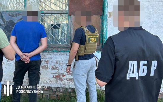 На Сумщині правоохоронець продавав дані про блокпости та паролі