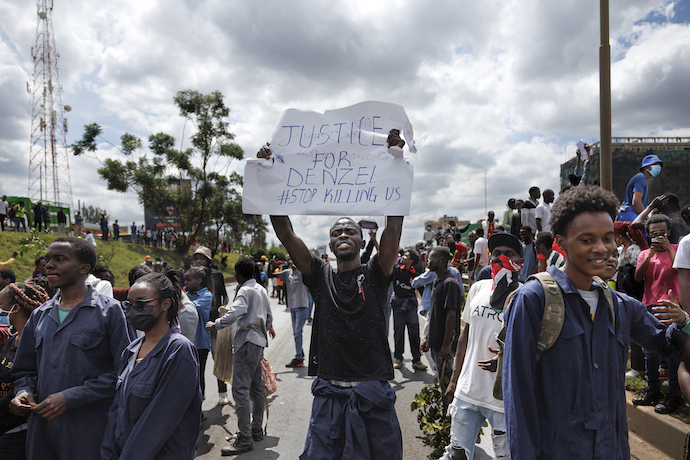 Влада Кенії збільшує дефіцит бюджету після поступок протестувальникам