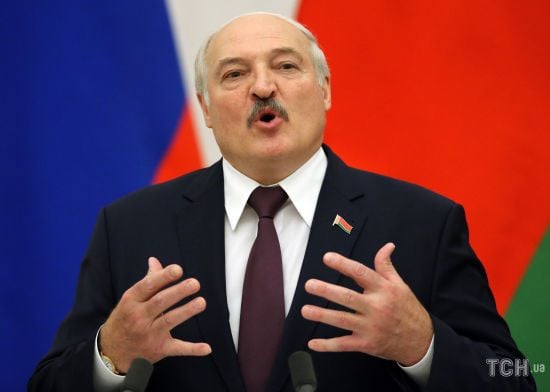 Лукашенко несподівано вирішив показати Заходу "миролюбність" Білорусі: що він вигадав