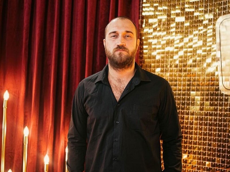 Комік Ханумак, який стверджував, що законно покинув Україну, видалив цей допис