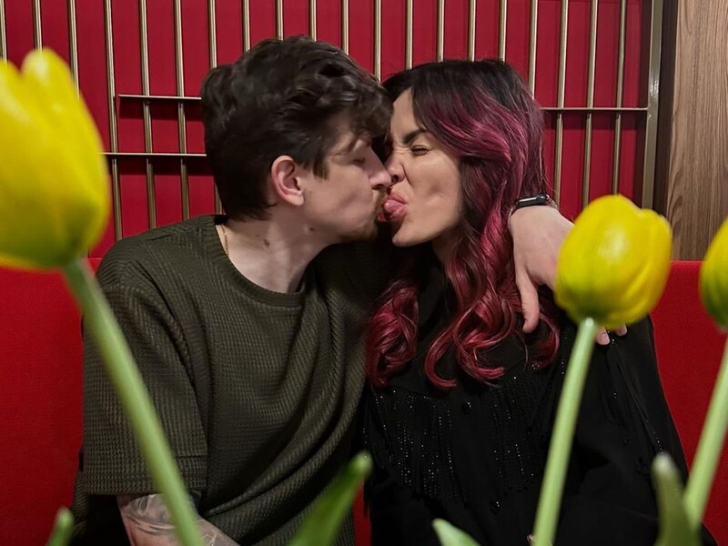 "Нам вдалося врятувати сім'ю". MamaRika розповіла, що допомогло їм із чоловіком подолати кризу у шлюбі