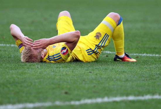 Російська ракета зруйнувала будинок відомого українського футболіста – там була його мама (відео)