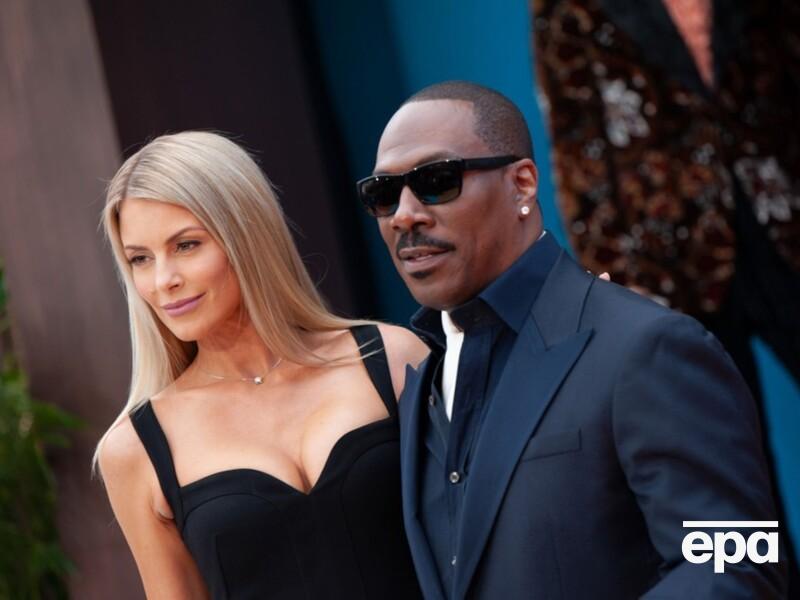 63-річний Едді Мерфі одружився із 44-річною матір'ю своїх дітей за шість років після заручин