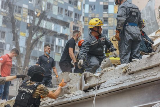 Київ – у жалобі: що відбувається біля "Охматдиту" та руїн будинку на Сирці 